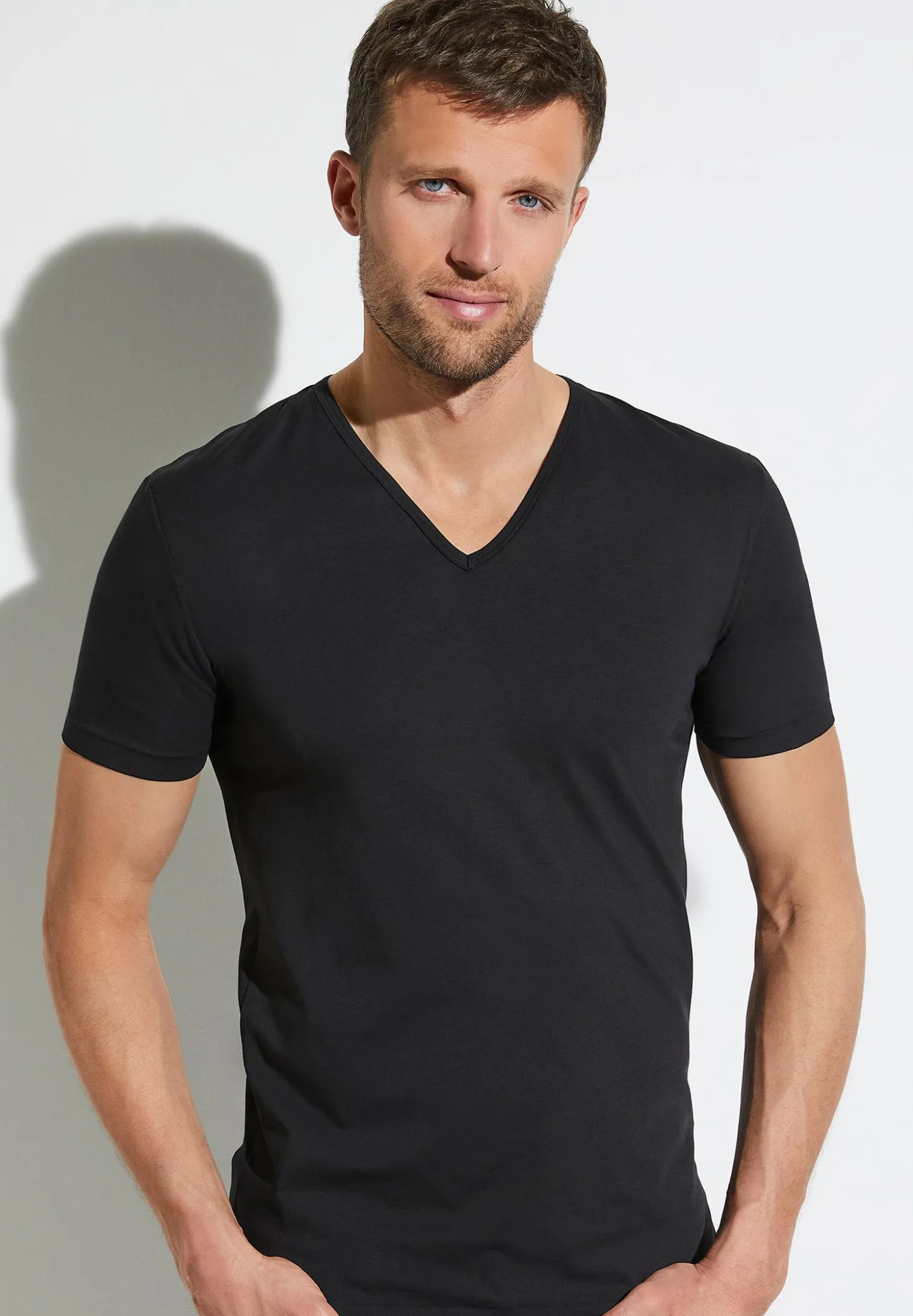 Homme Zimmerli Pure ComfortT-Shirt à manches courtes col en V - black