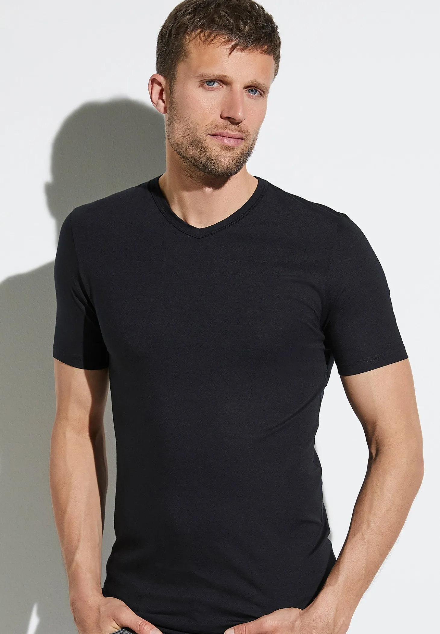 Homme Zimmerli PurenessT-Shirt à manches courtes col en V - black