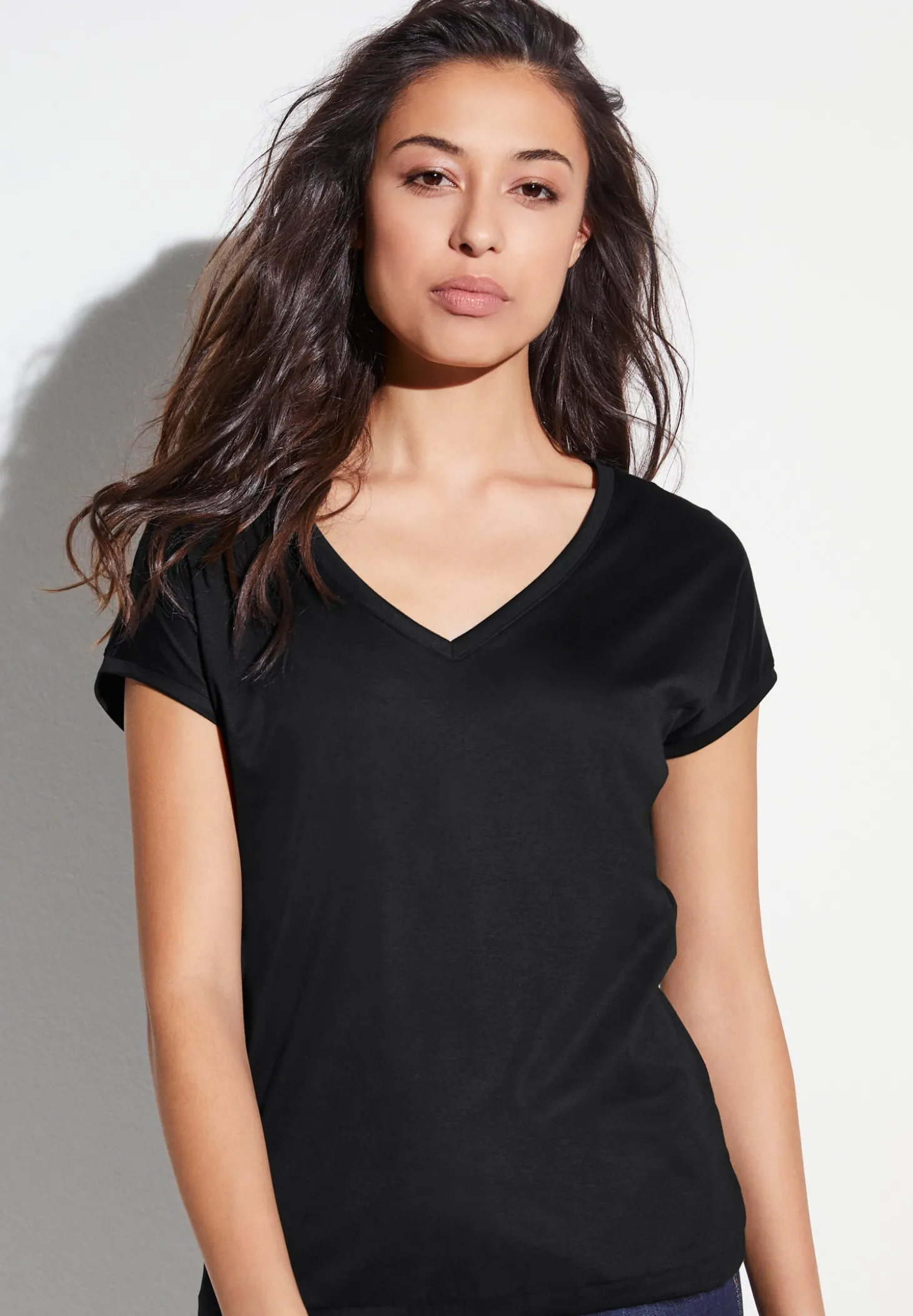 Femme Zimmerli Sea IslandT-Shirt à manches courtes col en V - black